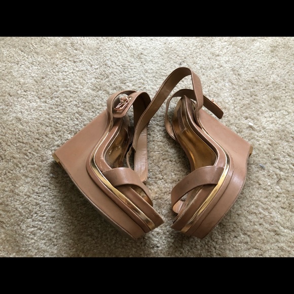BCBG Shoes - Picture 3 of 4